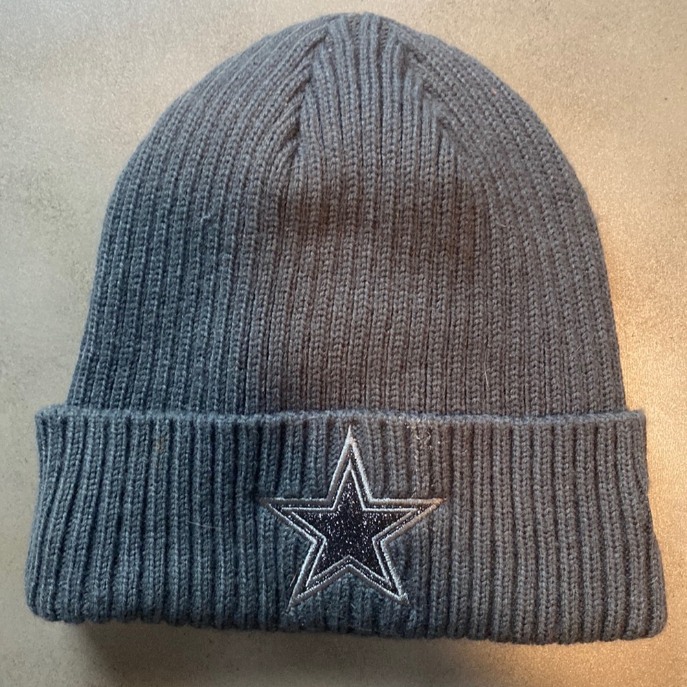 Gray w/ Sparkling Star Dallas Cowboys New Era beanie